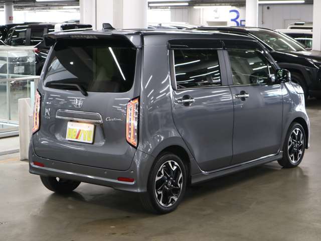 自社陸運局指定工場完備！国家資格車検検査員資格を持った整備士による整備。走行に関係のない所も不具合箇所があれば修理してお渡しいたします。