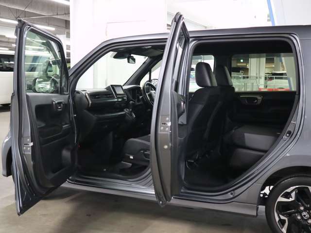 ご納車前のボディガラスコーティングも専門の業者が常駐しておりクオリティの高いコーティングを低価格にてご提供しております♪