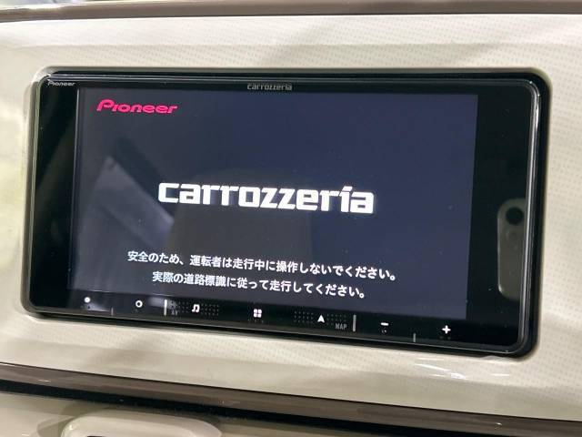 【ナビゲーション】目的地までしっかり案内してくれる使いやすいナビ。Bluetooth接続すればお持ちのスマホやMP3プレイヤーの音楽を再生可能！毎日の運転がさらに楽しくなります！！