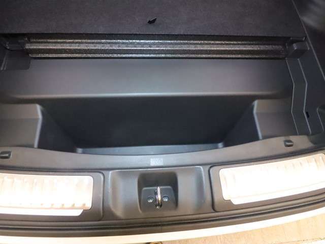 当店には国からの厳しい認定基準の「指定工場」があります。当店の指定工場の検査員、整備士は陸運局より厳しい基準での検査・整備となりますので整備も安心してお任せ下さい。当店はお客様からのご要望に応えます♪