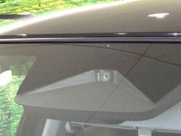 【スズキ　セーフティサポート】走行中に前方の車両等を認識し、衝突しそうな時は警報とブレーキで衝突回避と被害軽減をアシスト。より安全にドライブをお楽しみいただけます。