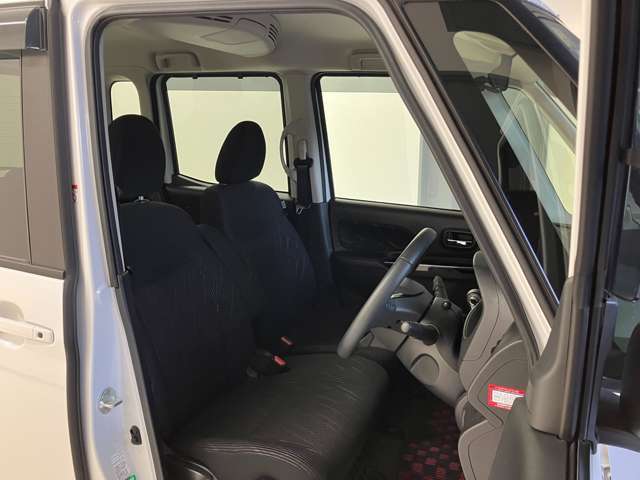 黒の内装です♪