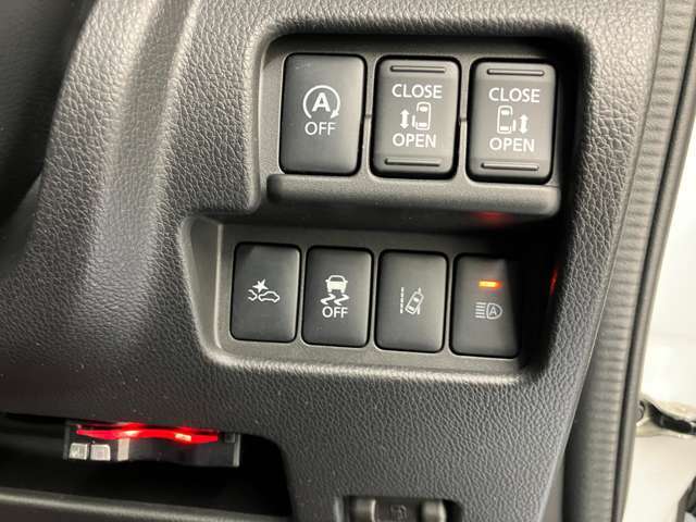 両側電動スライドドア！