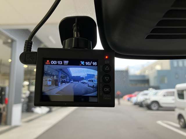ドライブレコーダー付いてます。