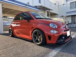 TH300Cはアバルト695CをベースにTHREEHUNDREDパーツで架装したコンプリートカーです。