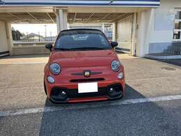 THREEHUNDREDはアバルトに特化したアフターパーツメーカーです。
