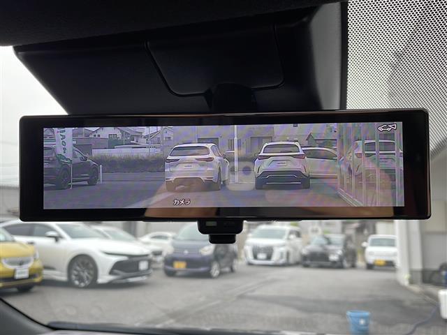 【バックミラー】大きくて見やすいので、後方を見るときも安心です！