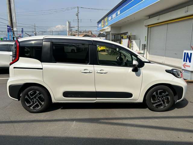 当社の展示車は全車両に”社団法人自動車公正取引協議会”の車両状態説明書を掲示しております。修復歴の有無は勿論、ドア等の外板の交換歴の有無までも表示☆公的機関「（財）日本自動車査定協会」の基準を採用。