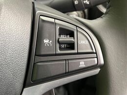 【アダプティブクルーズコントロール】高速道路での長距離走行が楽に！！自動で速度を保つクルーズコントロールが、衝突軽減システムと連携し、前方の車両を感知して車間を保つように速度調節してくれます！！