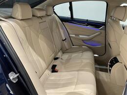 LIBERALAの全国在庫約2,400台※！その中から厳選したお車をご提案！お近くの店舗でのご納車可能！その品揃えと品質に驚くこと間違い無し！※2023年10月現在。売約済みの可能性もございます。