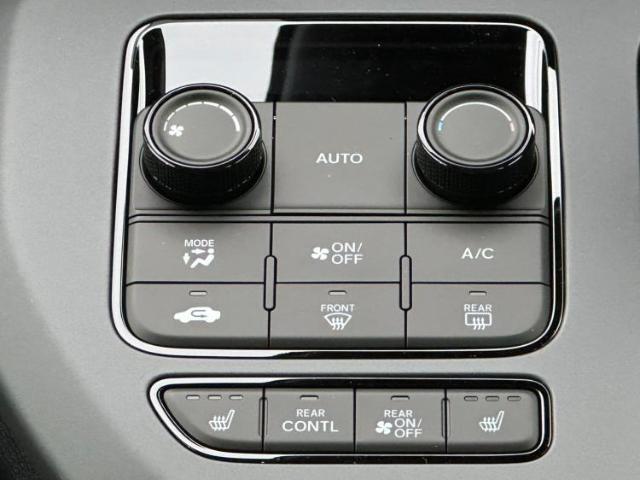 ナビ、ドラレコ、ETC、フリップダウンモニター、デジタルインナーミラーetc…後付け可能です！オプションも豊富に取り揃えておりますのでご安心ください！