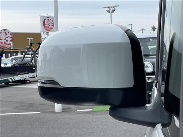 【運転席】座り心地が良いシートなので長時間の運転でも快適にお過ごしいただけます。新品のフロアマットのご注文も可能です。掲載箇所以外にご希望の写真がございましたらお気軽にお問い合わせ下さい。