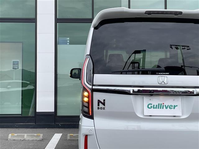 【トランク】積み込みやすくて、たっぷり積める荷室です。シートアレンジできるものは、乗車人数と荷物の量や大きさによってシートを動かすことができるので、より快適なドライブが可能です！
