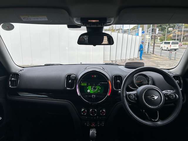 運転席から一目瞭然操作性に優れたインパネ