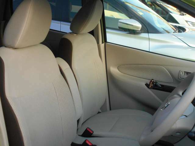 ◆運転席まわり。前方位で視界が広く、気持ちよくて、運転しやすい、室内空間です！