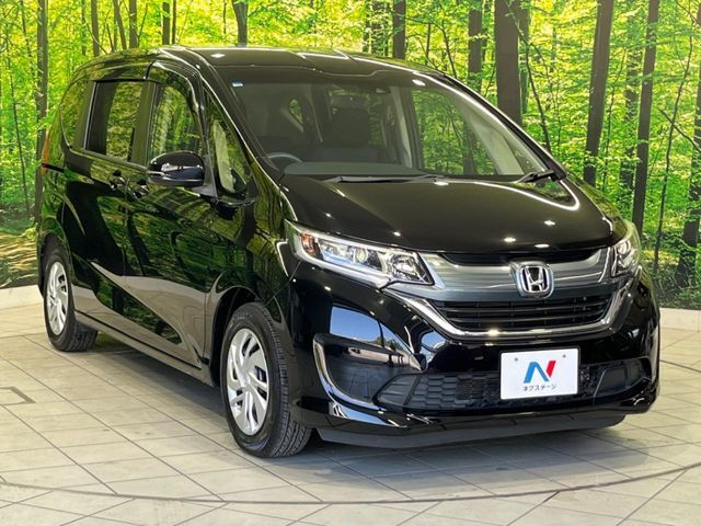 大好評のボディコーティング「弾スプラッシュコート」もご納車までに施工可能。通常のガラスコートと異なる、耐久年数6年の無機質ガラスコーティングが、ボディをキレイな状態に保ってくれます。