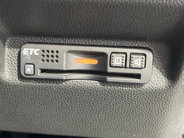 【ETC】高速道路の料金所をストレスなく通過！話題のスポットやサービスエリアに多い「スマートIC」利用時は必須のアイテムです。当店でセットアップを実施、ご納車当日からすぐにご利用いただけます！