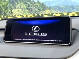 【12.3インチワイドナビ】高級感とインパクトのある大型ワイドナビを装備。各種オーディオ操作はもちろん、横長ワイド画面でのマップ2分割表示など、利便性も高いナビです♪