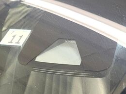 【トヨタセーフティセンス】走行中に前方の車両等を認識し、衝突しそうな時は警報とブレーキで衝突回避と被害軽減をアシスト。より安全にドライブをお楽しみいただけます。