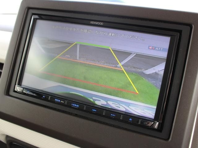 バックカメラが装備されており、後方の安全確認はもちろんのこと狭い場所での駐車や雨の日・夜間など視界の悪いコンディションでのストレスの軽減にもなります！