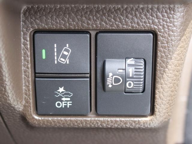 ホンダセンシング装備！衝突軽減ブレーキや誤発進抑制装置装備！この他にも先進の安全機能を多く搭載しております！安全に安心にお乗り頂き快適なカーライフをお楽しみ下さい！