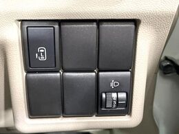 【パワースライドドア】スマートキーや運転席のスイッチでスライドドアの開閉が可能♪電動だから力を入れてドアを開ける必要が無く、小さいお子様でも、重い荷物を持っている時もラクに開け閉めできます♪