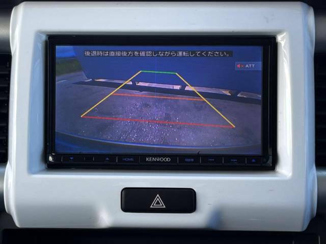 【バックカメラ】駐車時に後方がリアルタイム映像で確認できます。大型商業施設や立体駐車場での駐車時や、夜間のバック時に大活躍！運転スキルに関わらず、今や必須となった装備のひとつです！