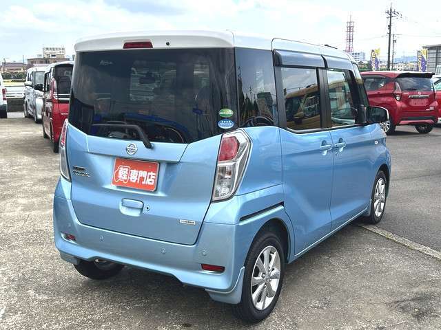 【保険】自動車保険のスペシャリストがお客様の立場になってお客様に最適な自動車保険のご提案や万が一の時の事故対応にあたりますので、ご安心ください。