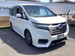 自社整備工場で点検整備をおこなってからお渡ししています。車検が残っている場合は『12ヶ月点検整備』を、車検整備付きの場合は『車検整備』をおこないます。整備費用は車両本体価格に含まれています。