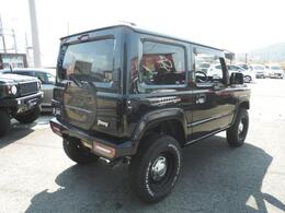 カスタムパーツ盛り沢山の一台♪必見のジムニーです！！