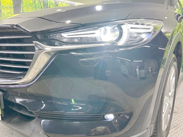 【LEDヘッドライト】悪天候や夜間走行時も良好な視界を確保し安心して運転できる高輝度LEDヘッドライトを装備！点灯速度が早く、消費電力も抑えられています。