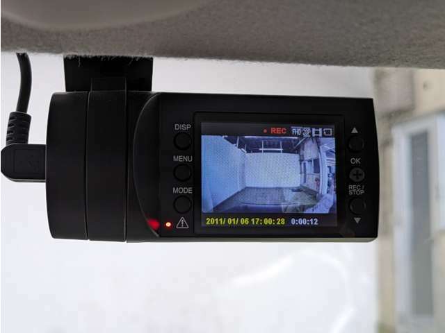 【ドライブレコーダー】愛車に取り付けることで映像と音声を記録してくれるドライブレコーダーは、事故の際に確かな証拠能力を発揮してくれます。