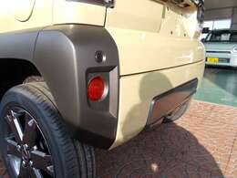 コーナーセンサー付き♪後方ブレーキ制御付誤発進抑制機能もついて安心♪