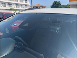 こちらの車両には衝突防止装置やいざという時安心！ドライブレコーダーが付いております♪