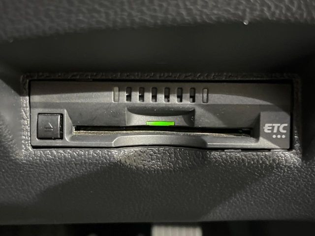 【ETC】高速道路の料金所をストレスなく通過！話題のスポットやサービスエリアに多い「スマートIC」利用時は必須のアイテムです。当店でセットアップを実施、ご納車当日からすぐにご利用いただけます！