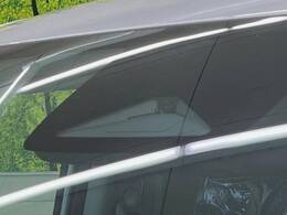 【ホンダセンシング】走行中に前方の車両等を認識し、衝突しそうな時は警報とブレーキで衝突回避と被害軽減をアシスト。より安全にドライブをお楽しみいただけます。