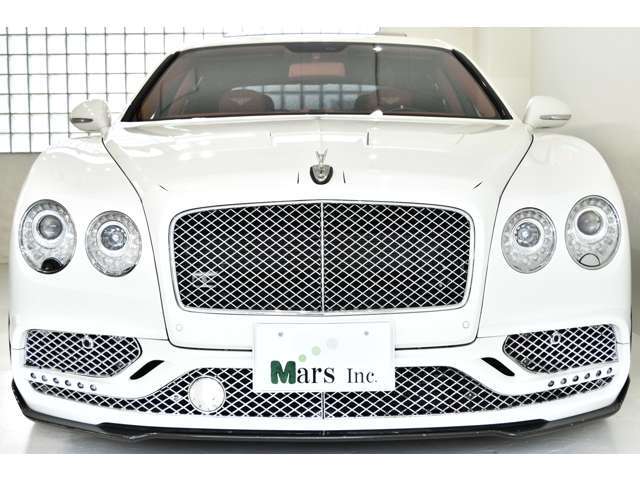 グラッシャーホワイト/レッドレザー/正規ディーラー車/6.0/W12/フルタイム4WD/MANSORYエアロ/MANSORY22インチAW/オプション1000/サンルーフ/取扱説明書/整備記録簿/左ハンドル