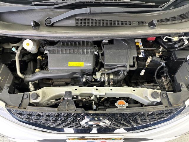 親切・丁寧な専門メカニックスタッフが応対！・車検・点検整備・事故等の修理などアフターサービスも安心。お車のカスタマイズもネクステージのサービススタッフまでご相談ください！