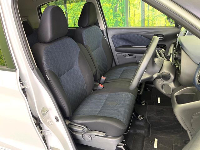 運転席シート廻りは使用感も少なく、良好な状態となっています。丁寧に使われていたことがよくわかりますね。