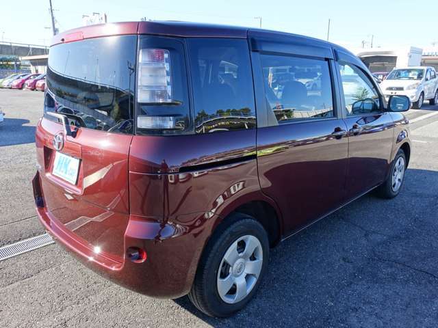 お客様のご希望のナンバーをお付けしてご納車するプランもご用意しています。お好きな番号でお客様だけのナンバーを付けてみませんか？詳細はAプランをご覧ください。