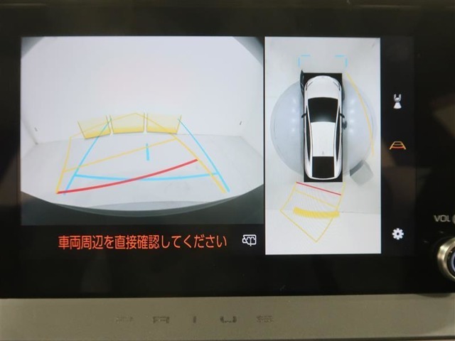 全方位カメラ付きで車庫入れもらくらくです。