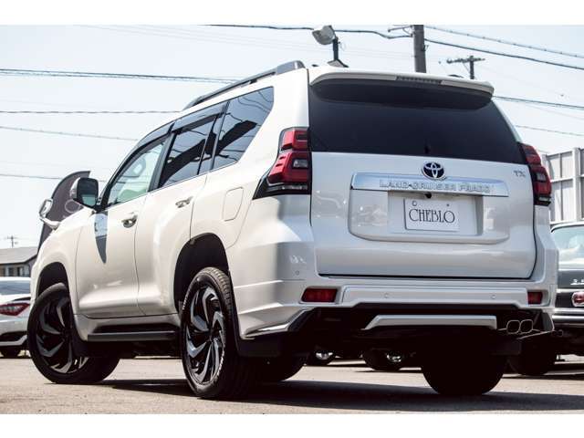 8、日本に少ないお車や、ビンテージカーをアメリカやイギリスより輸入して販売もさせて頂きます！