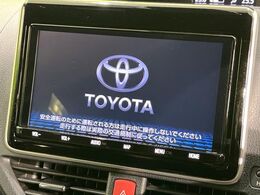 【純正9型ナビ】人気の純正ナビを装備。オーディオ機能も充実しており、Bluetooth接続すればお持ちのスマホやMP3プレイヤーの音楽を再生可能！毎日の運転がさらに楽しくなります！！
