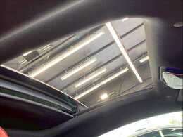 大人気オプションのサンルーフ装備！ドライブが楽しくなりますね♪