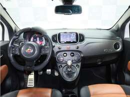 アフターサポートもご安心してお任せ下さい。自社工場にて各メーカーのコンピューター診断をはじめ車検、点検などを実施。ご遠方のお客様の保証対応もお近くの正規販売店で対応致しております。