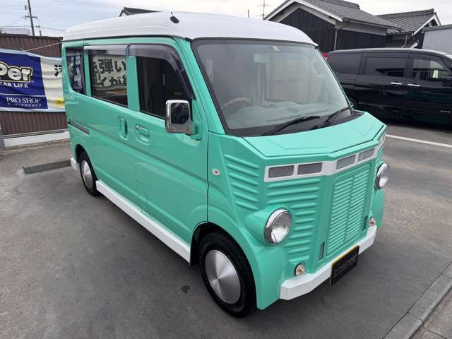 ティファニーグリーンのフレンチバス仕様です！