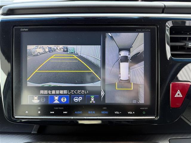 便利な【バックモニター】で安全確認もできます。駐車が苦手な方にもオススメな便利機能です。