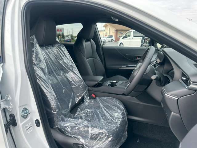 3年間分の6ヶ月点検、12ヶ月点検、ワイパーゴム交換やオイルフィルター交換、オイル交換が何回でも無料になる、お得なメンテナンスパックのご用意もございます☆