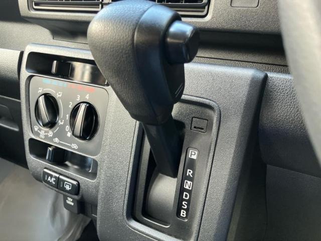 ご購入後の車検やメンテナンスもWECARSにお任せください！自社で整備から修理まで行っておりますので、ご納車後のアフターフォローもお任せください！