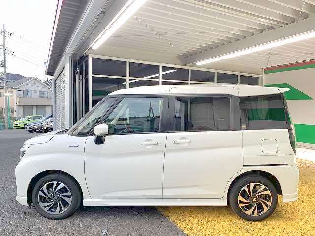 オートスライドドア付きで便利！傾斜に駐車した場合でも、スライドドアの開閉に苦労しません！後から装着困難な装備です！